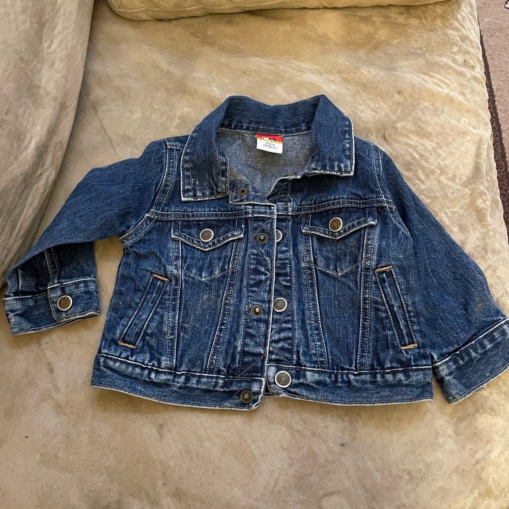 Denim Jacket 12mo size runs larger tho